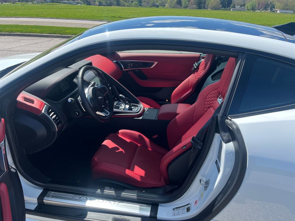 Used 2024 Jaguar F-TYPE R-Dynamic RWD image 9