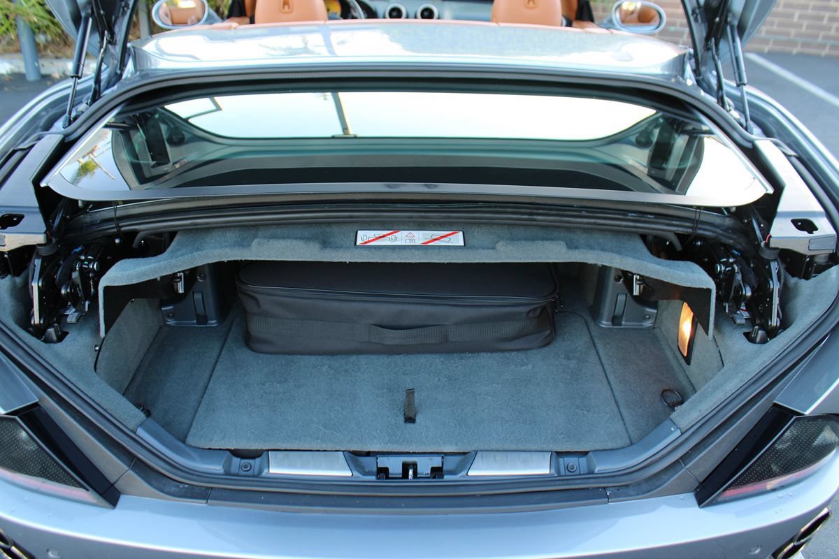 Used 2012 Ferrari California RWD image 37