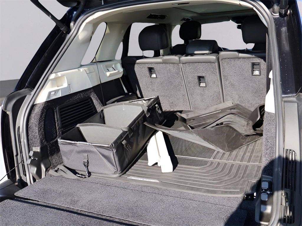 Used 2024 Land Rover Range Rover Long Wheelbase SE image 15