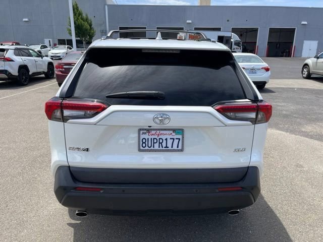 Used 2021 Toyota RAV4 XLE Premium FWD image 6