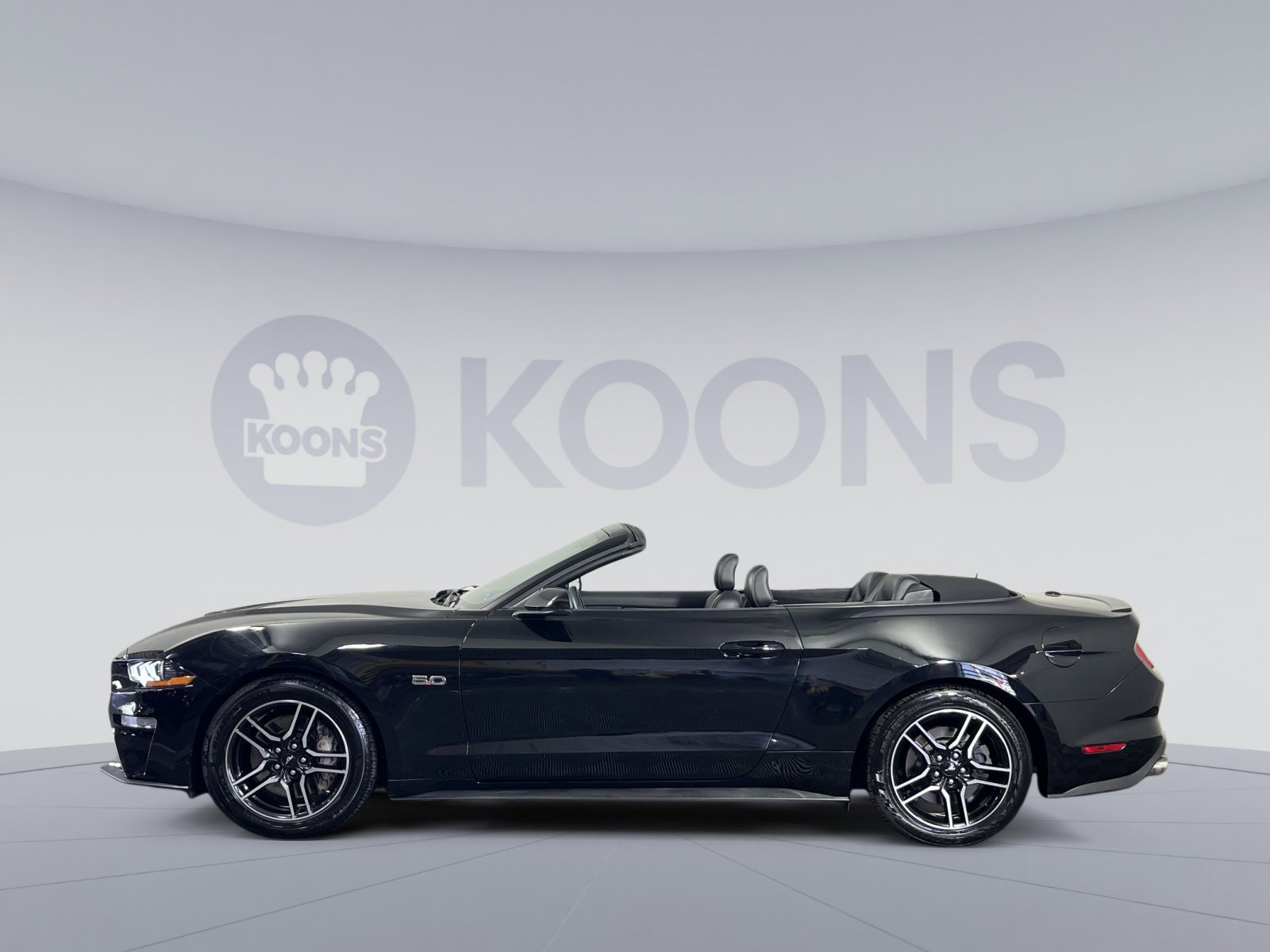 Used 2018 Ford Mustang GT Premium RWD image 2