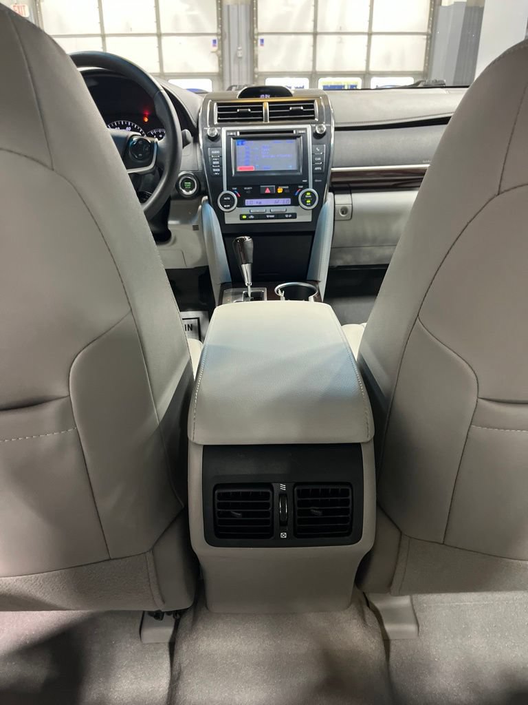 Used 2012 Toyota Camry XLE FWD image 32