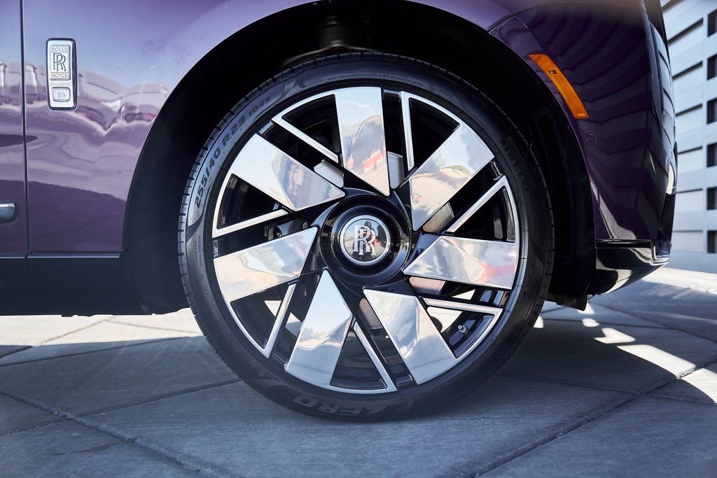 Used 2025 Rolls-Royce Cullinan image 20