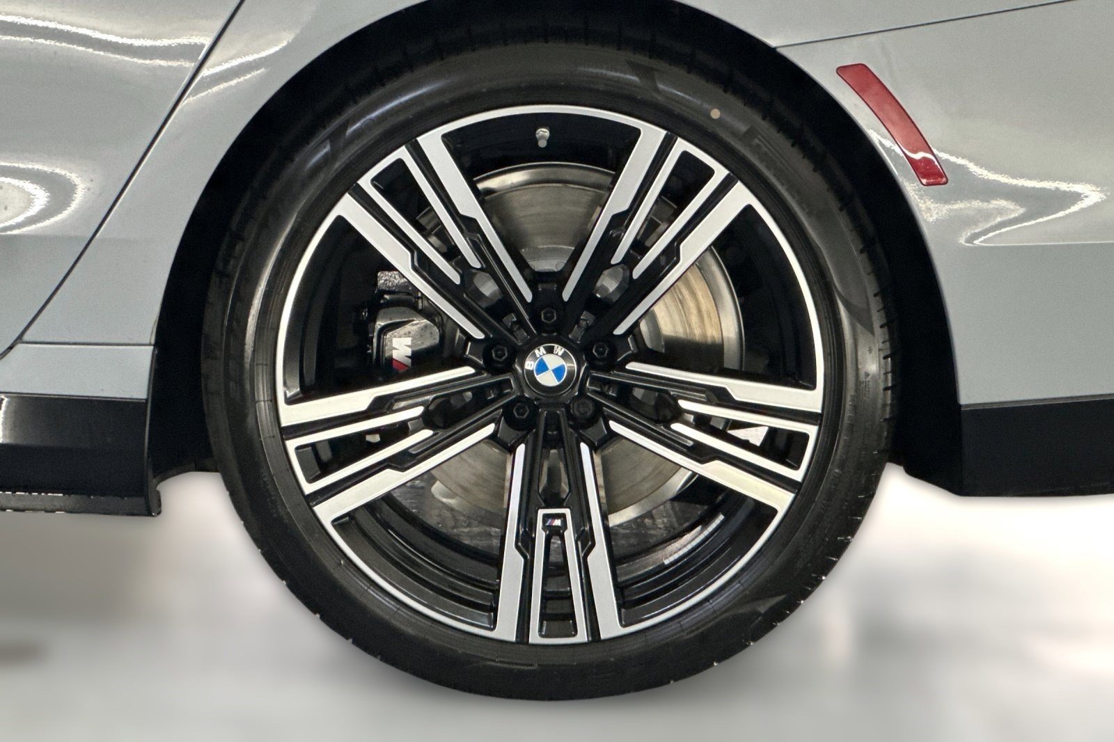 Used 2026 BMW i7 eDrive50 w/ M Sport Package image 12