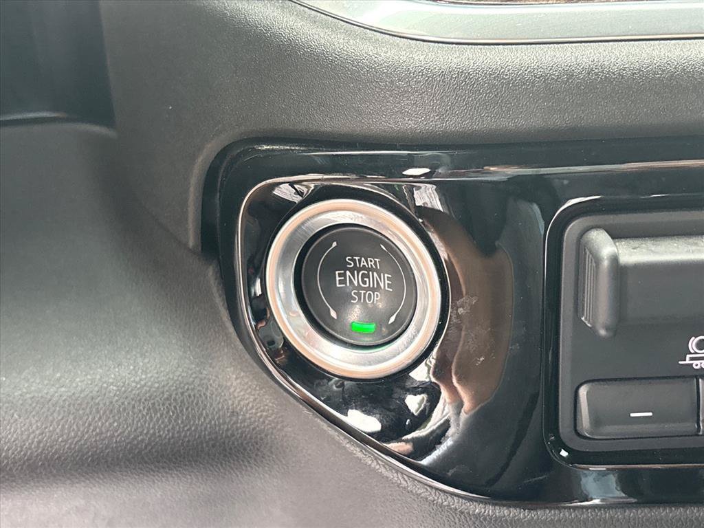Used 2024 Chevrolet Silverado 1500 RST w/ Redline Edition AWD/4WD image 38