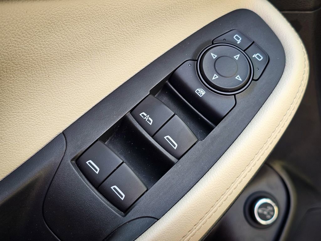 Used 2020 Buick Encore GX Essence w/ Advanced Technology Package image 12