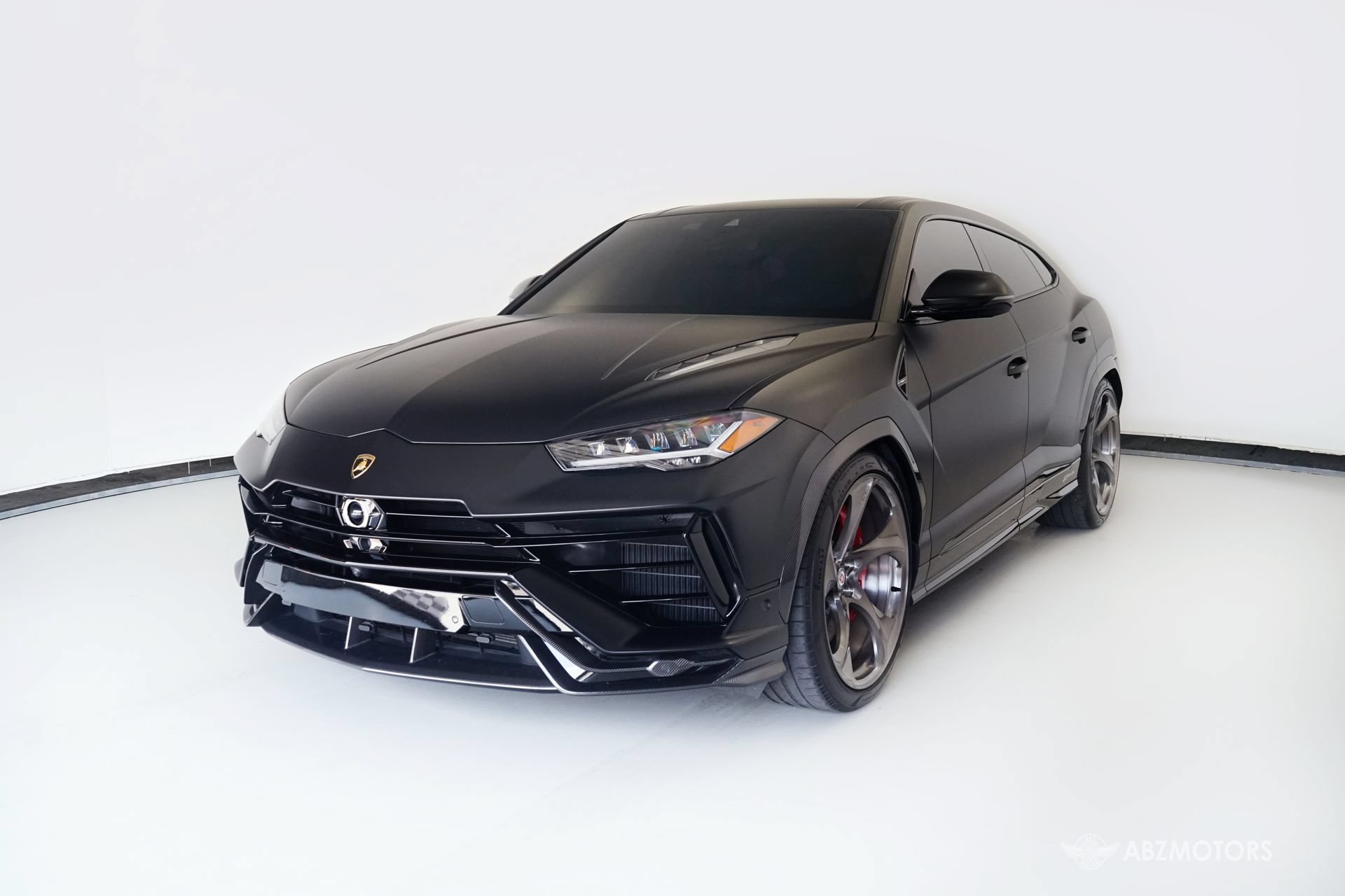 Used 2023 Lamborghini Urus Performante AWD/4WD image 2