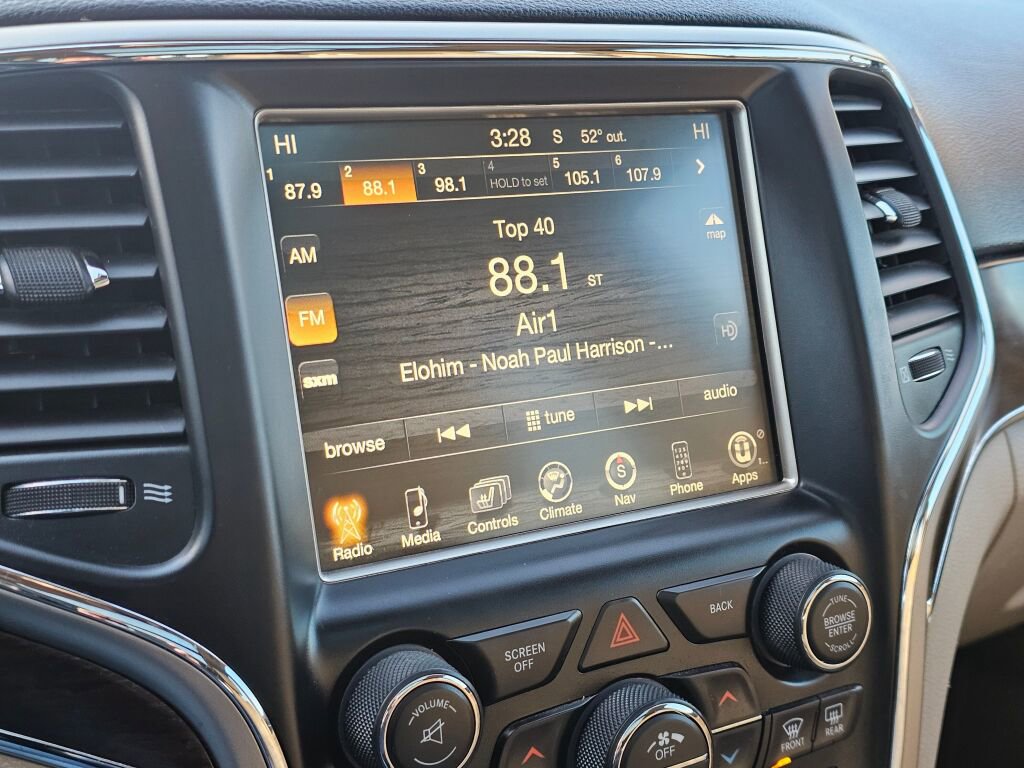 Used 2015 Jeep Grand Cherokee Limited w/ Luxury Group II image 22