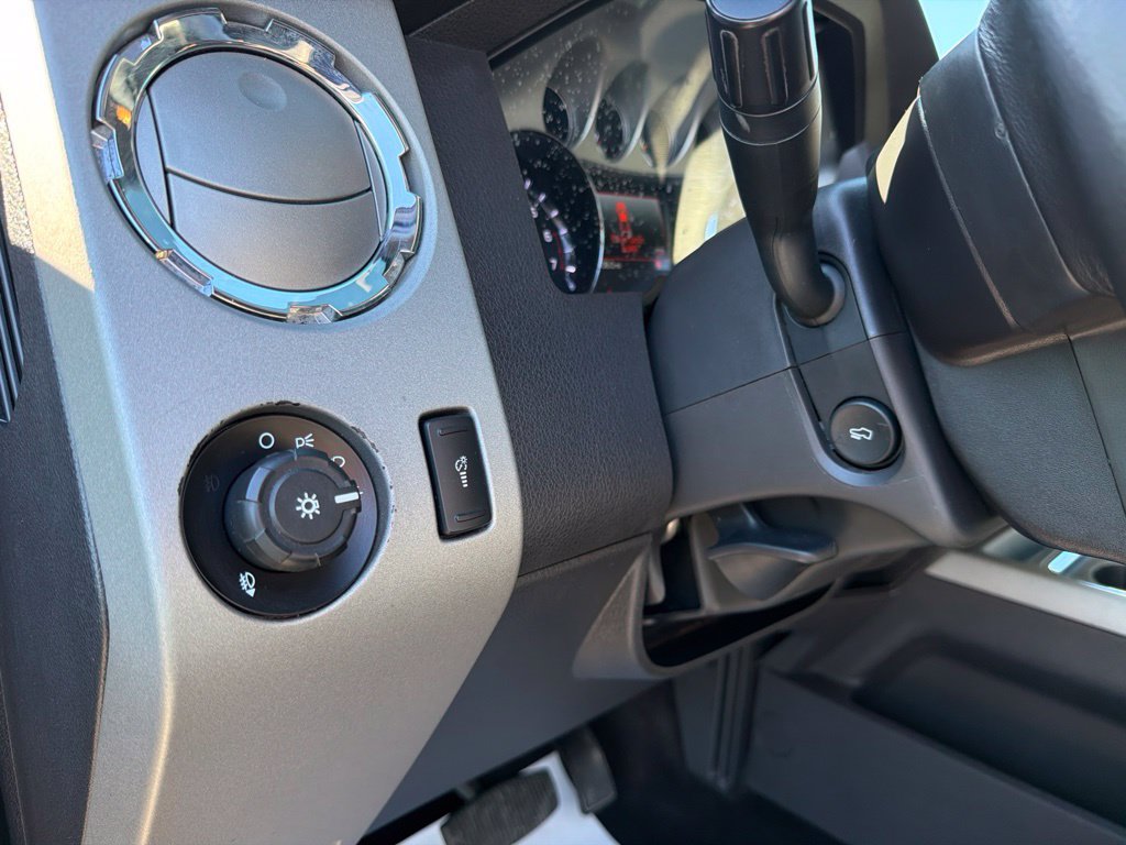 Used 2016 Ford F250 Lariat w/ Lariat Interior Package AWD/4WD image 21