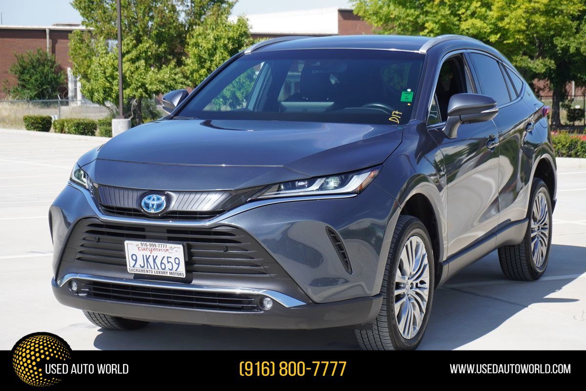 Used 2023 Toyota Venza XLE AWD/4WD image 1