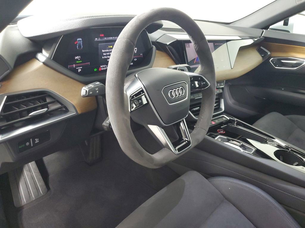 Used 2023 Audi e-tron GT Premium Plus image 24