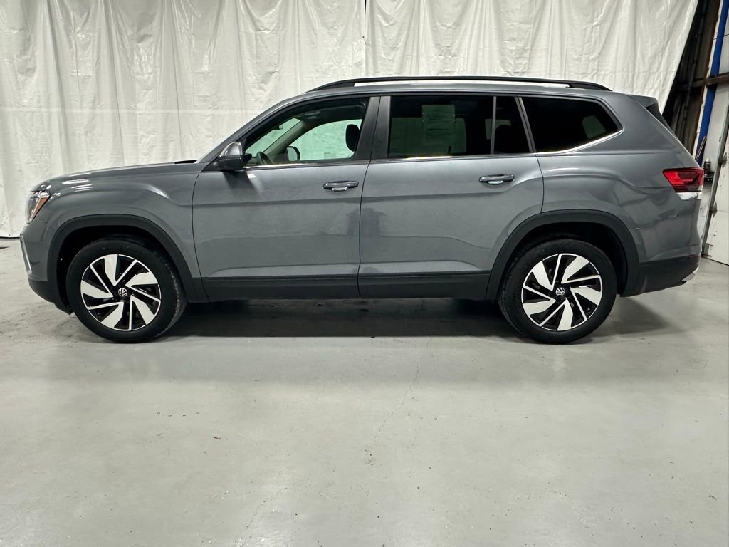 Used 2025 Volkswagen Atlas SE image 4
