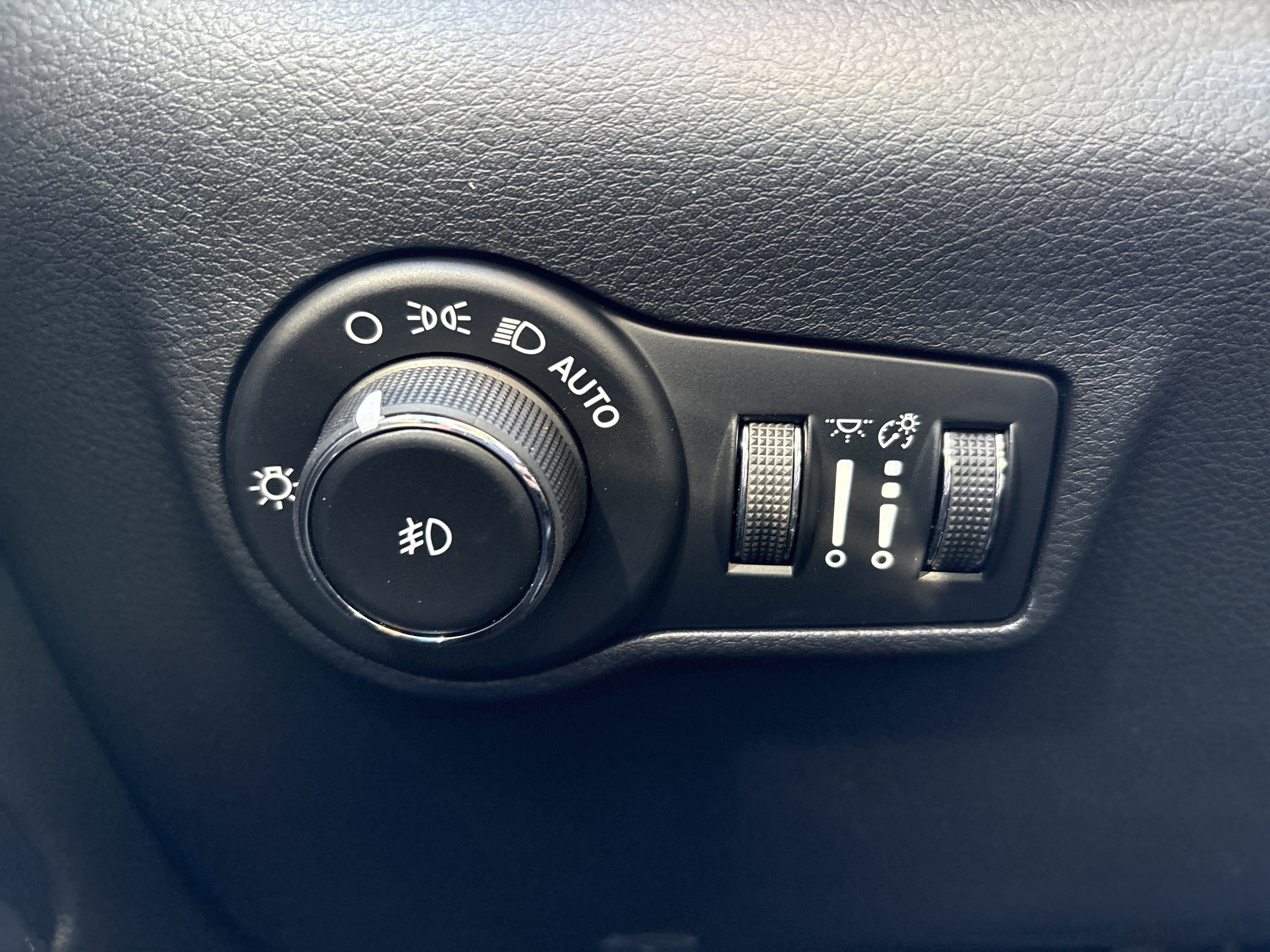 New 2026 Jeep Compass Latitude image 22