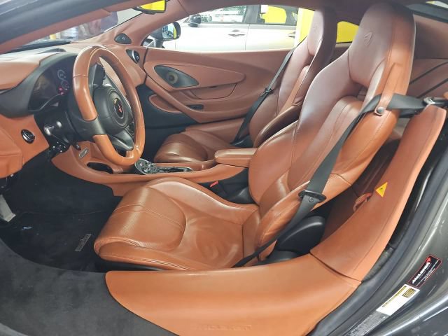 Used 2017 McLaren 570S RWD image 2