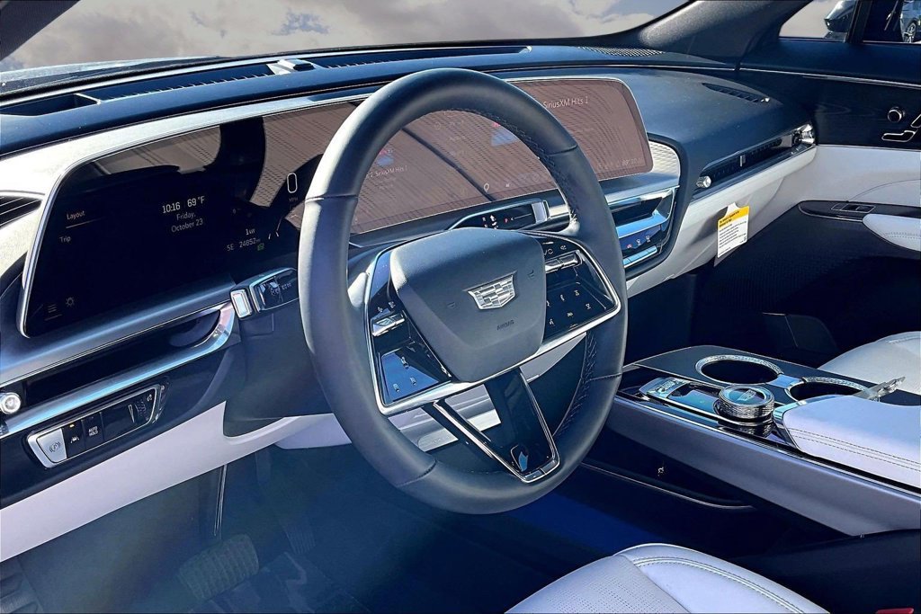 Certified 2024 Cadillac Lyriq Luxury RWD image 16