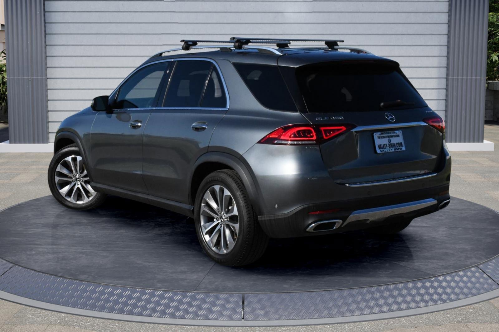 Used 2020 Mercedes-Benz GLE 350 4MATIC w/ 3rd Row Seat Package image 4