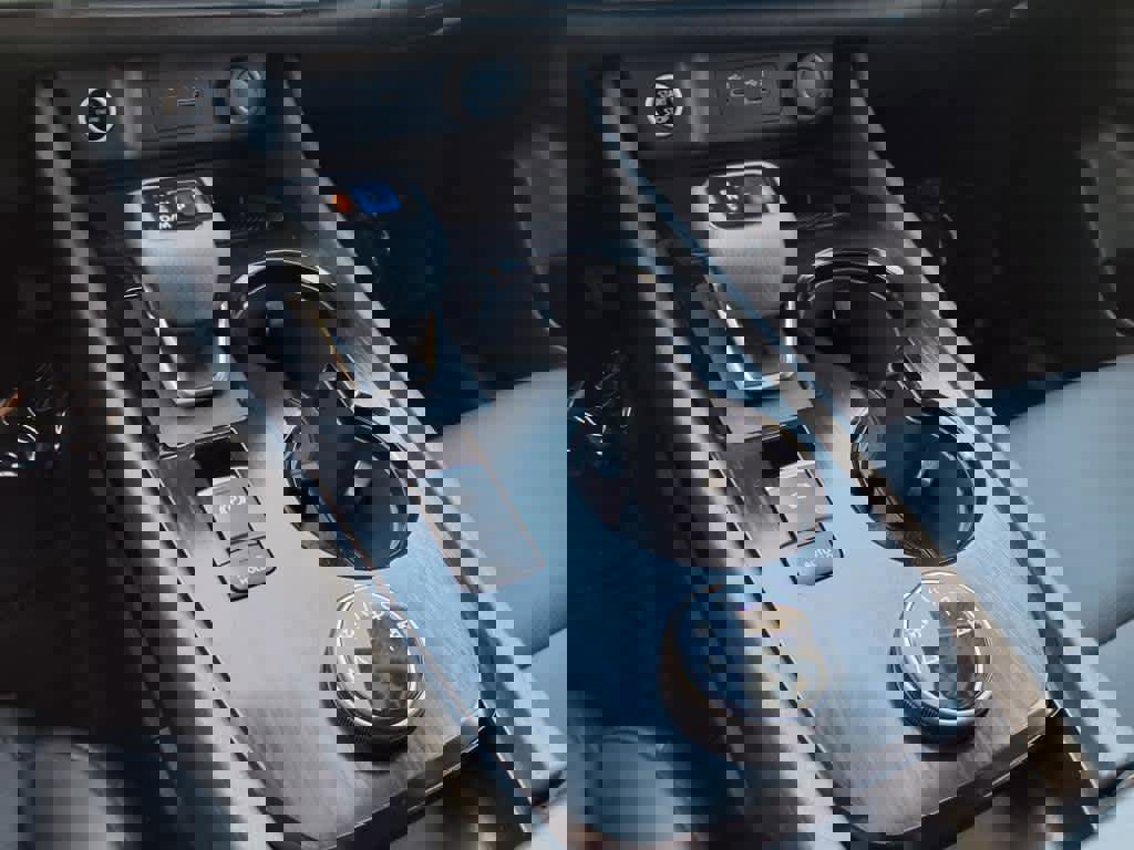 Used 2022 Nissan Rogue SV w/ SV Premium Package image 22