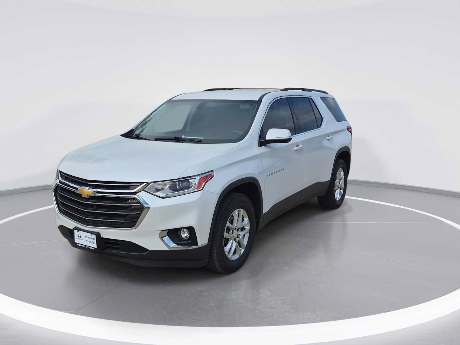 Used 2019 Chevrolet Traverse LT FWD image 3