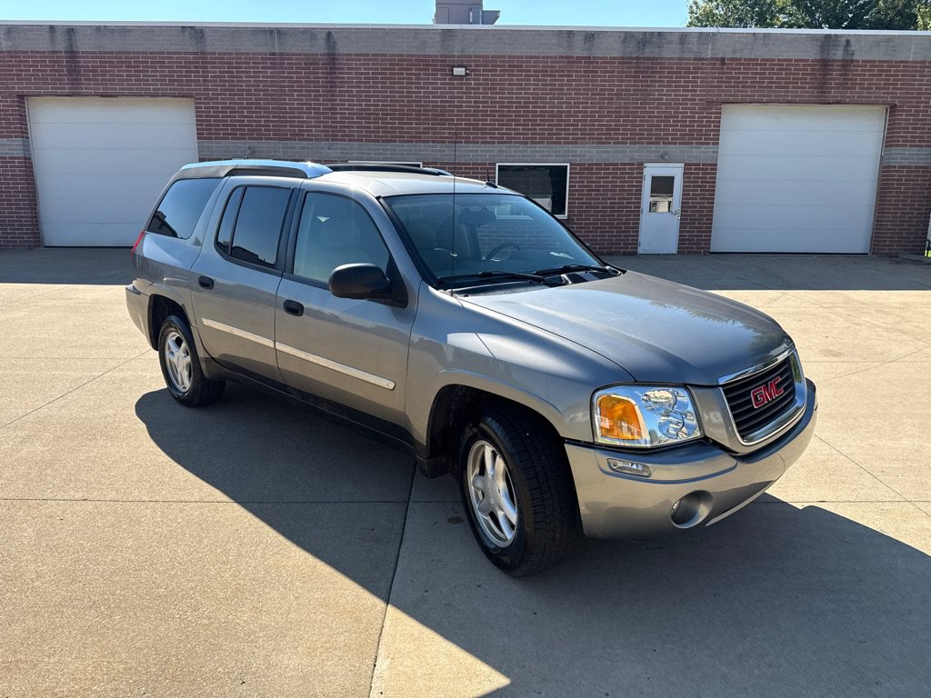 Used 2005 GMC Envoy XUV SLE AWD/4WD image 3