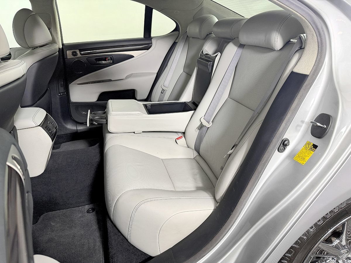 Used 2014 Lexus LS 460 w/ Comfort Package RWD image 45