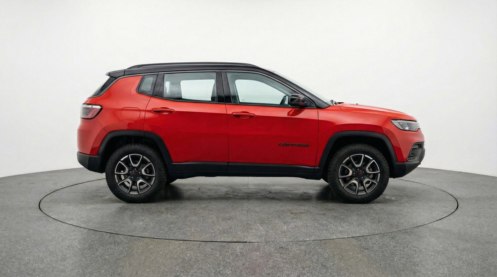 Used 2025 Jeep Compass Trailhawk image 11