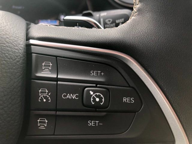 Used 2024 Jeep Grand Cherokee L Laredo image 6