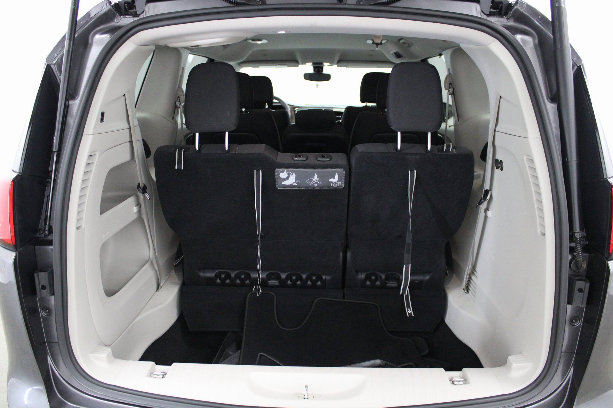 Used 2018 Chrysler Pacifica Touring Plus image 22