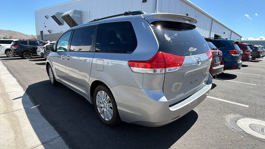 Used 2012 Toyota Sienna XLE AWD/4WD image 3