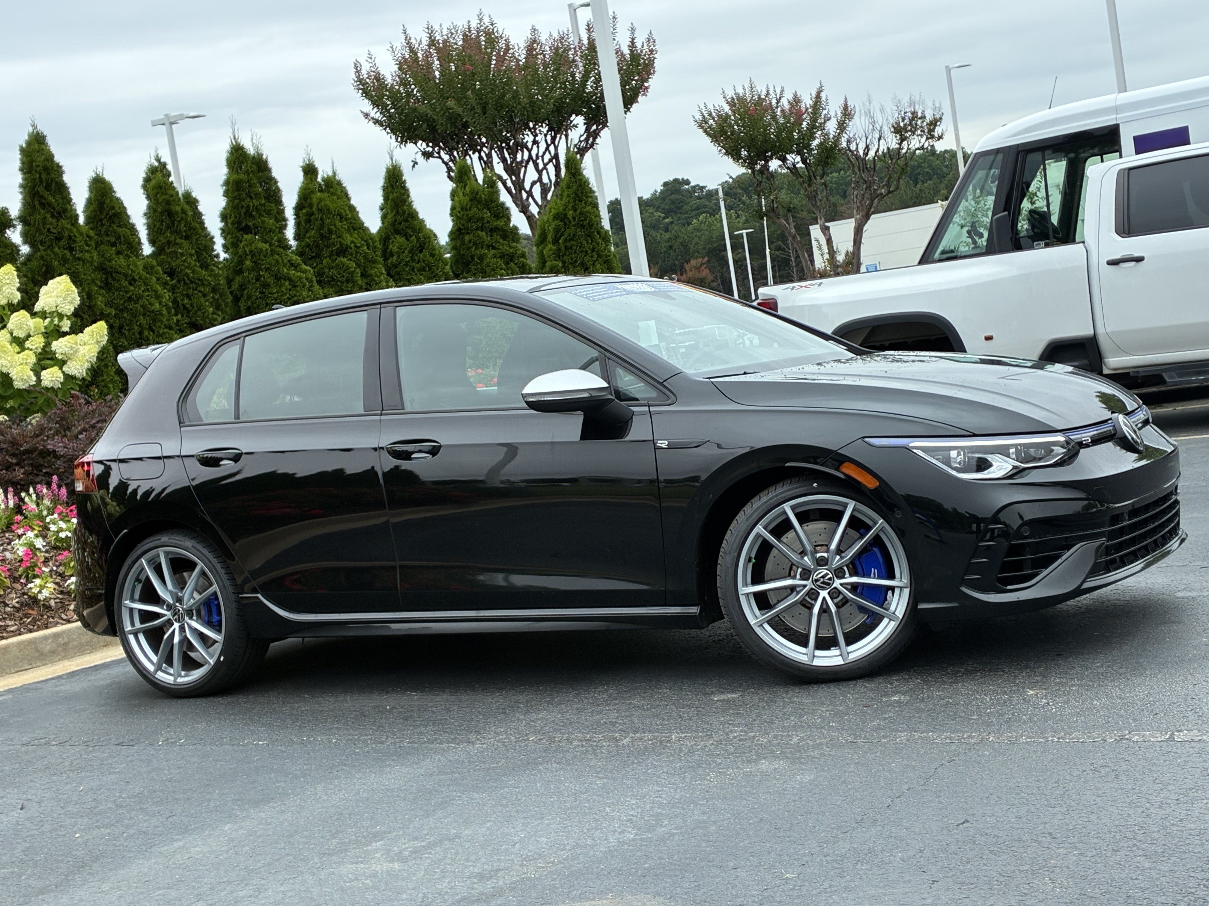 Used 2024 Volkswagen Golf R AWD/4WD image 3