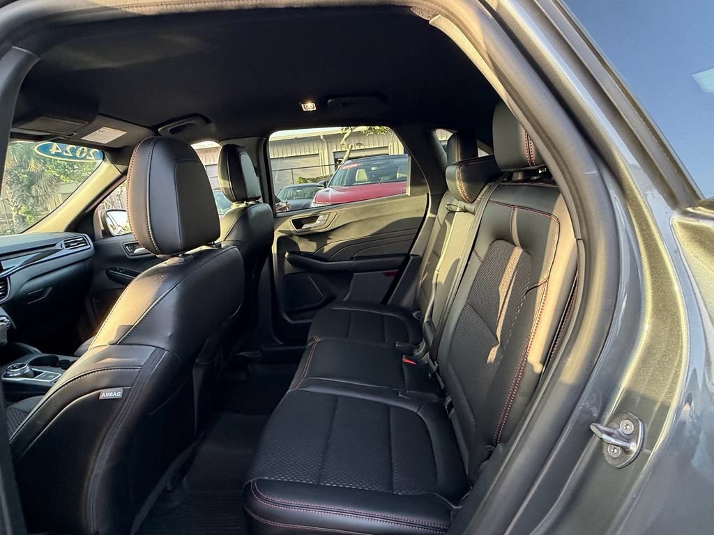 Used 2024 Ford Escape ST-Line w/ Tech Pack #1 FWD image 11