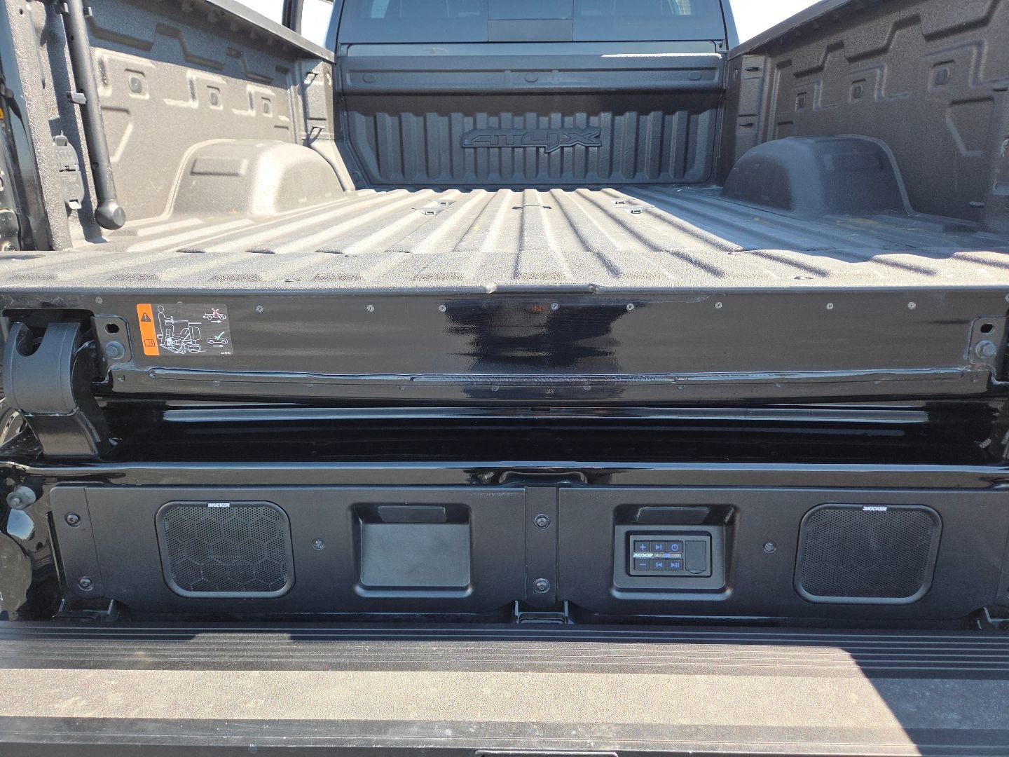 Used 2024 GMC Sierra 2500 AT4X w/ AT4X AEV Edition image 26