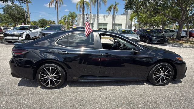 Used 2023 Toyota Camry SE FWD image 10