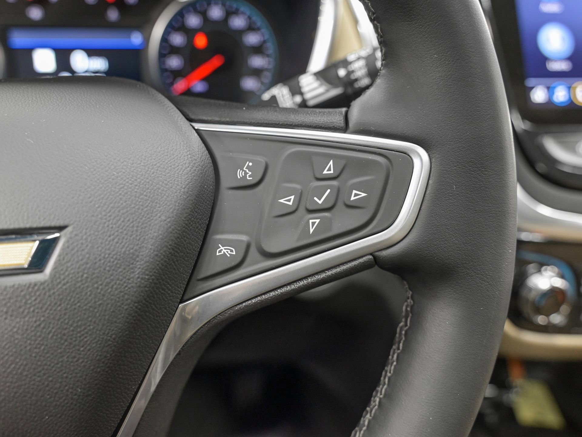 Used 2023 Chevrolet Equinox Premier image 20