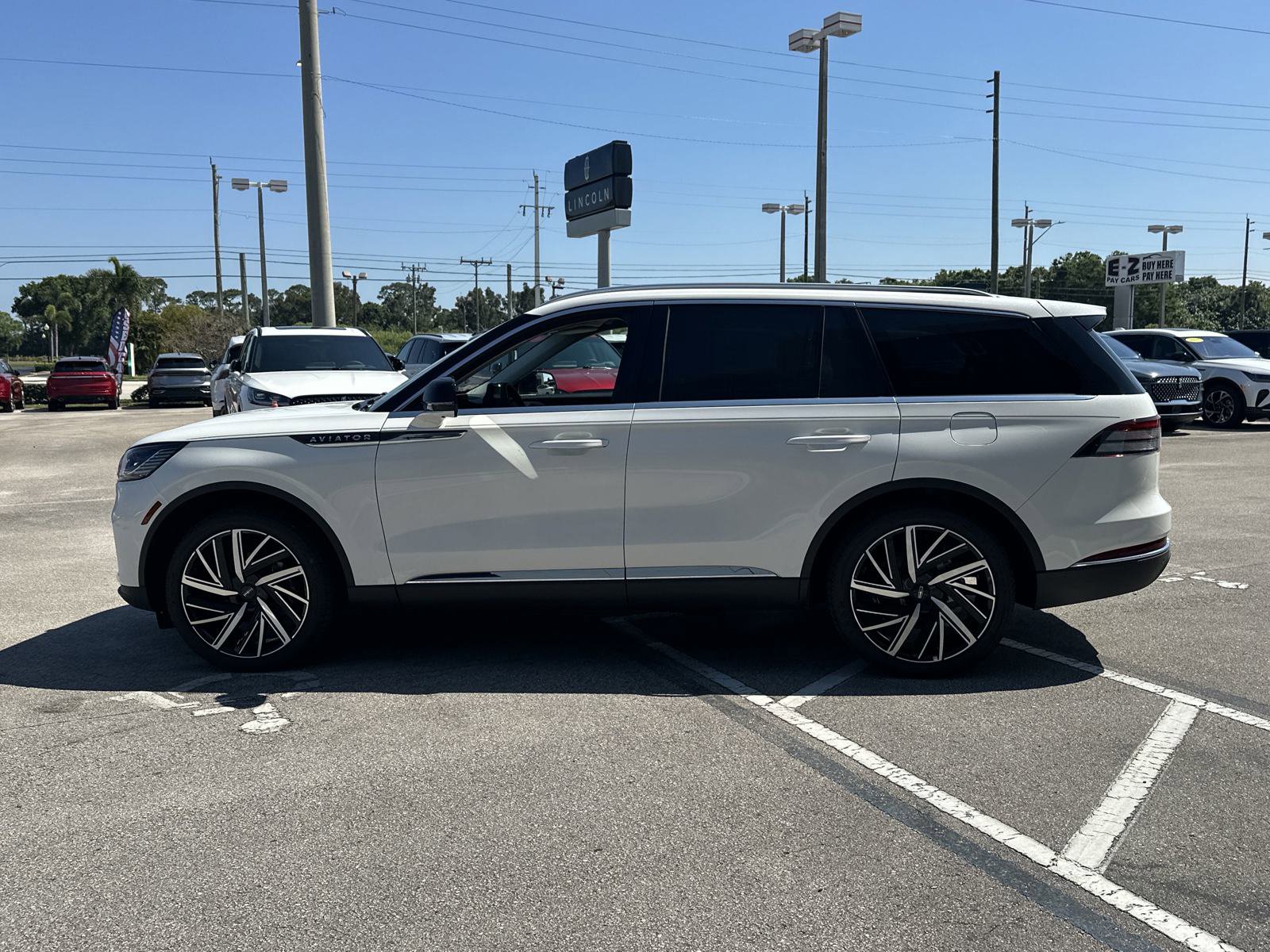 New 2025 Lincoln Aviator Reserve w/ Equipment Group 201A image 8