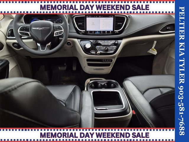 Used 2023 Chrysler Pacifica Touring-L w/ Road Tripper Package AWD/4WD image 29