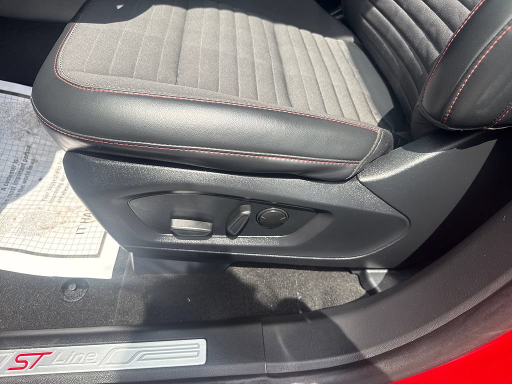 Used 2025 Ford Explorer ST-Line w/ Premium Package AWD/4WD image 36