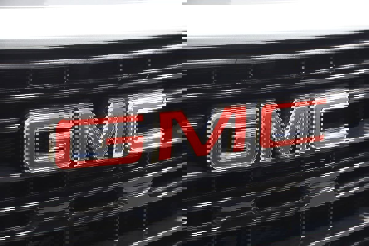 Used 2024 GMC Sierra 1500 Elevation image 16