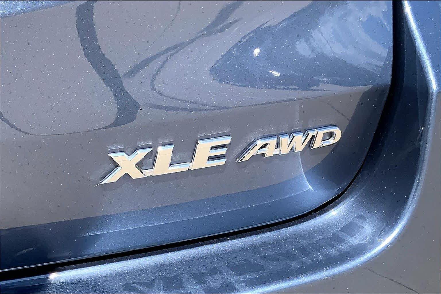 Used 2019 Toyota Highlander XLE AWD/4WD image 10