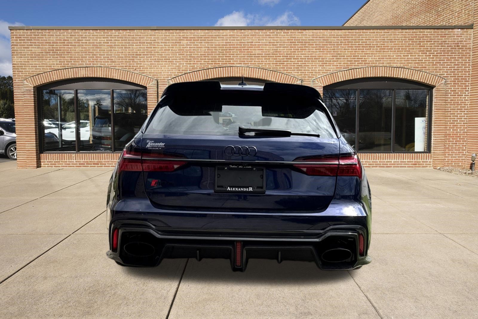 Used 2021 Audi RS 6 w/ Carbon Optic Package AWD/4WD video 4