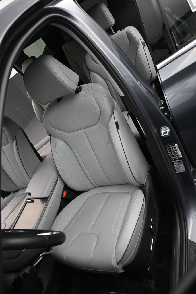 Certified 2025 Hyundai Palisade SEL AWD/4WD image 14