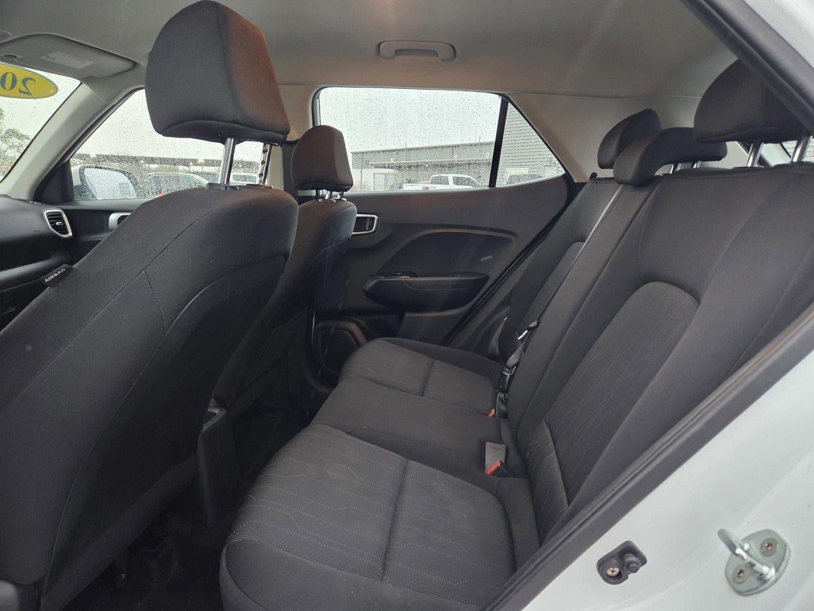 Used 2021 Hyundai Venue SE FWD image 9