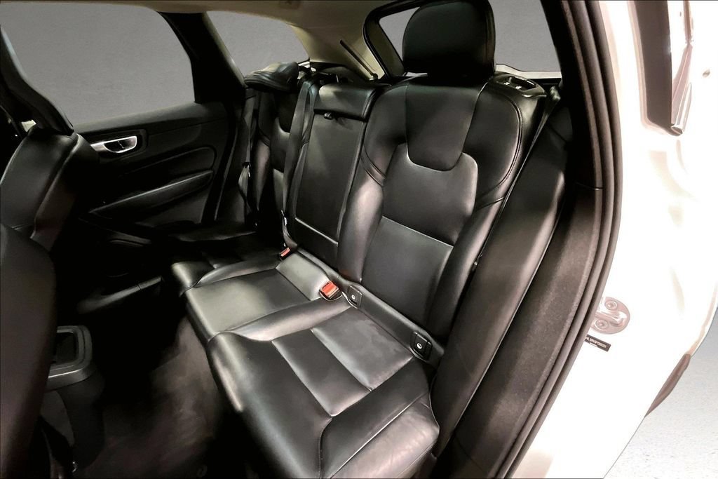 Certified 2023 Volvo XC60 B5 Core w/ Climate Package AWD/4WD image 21
