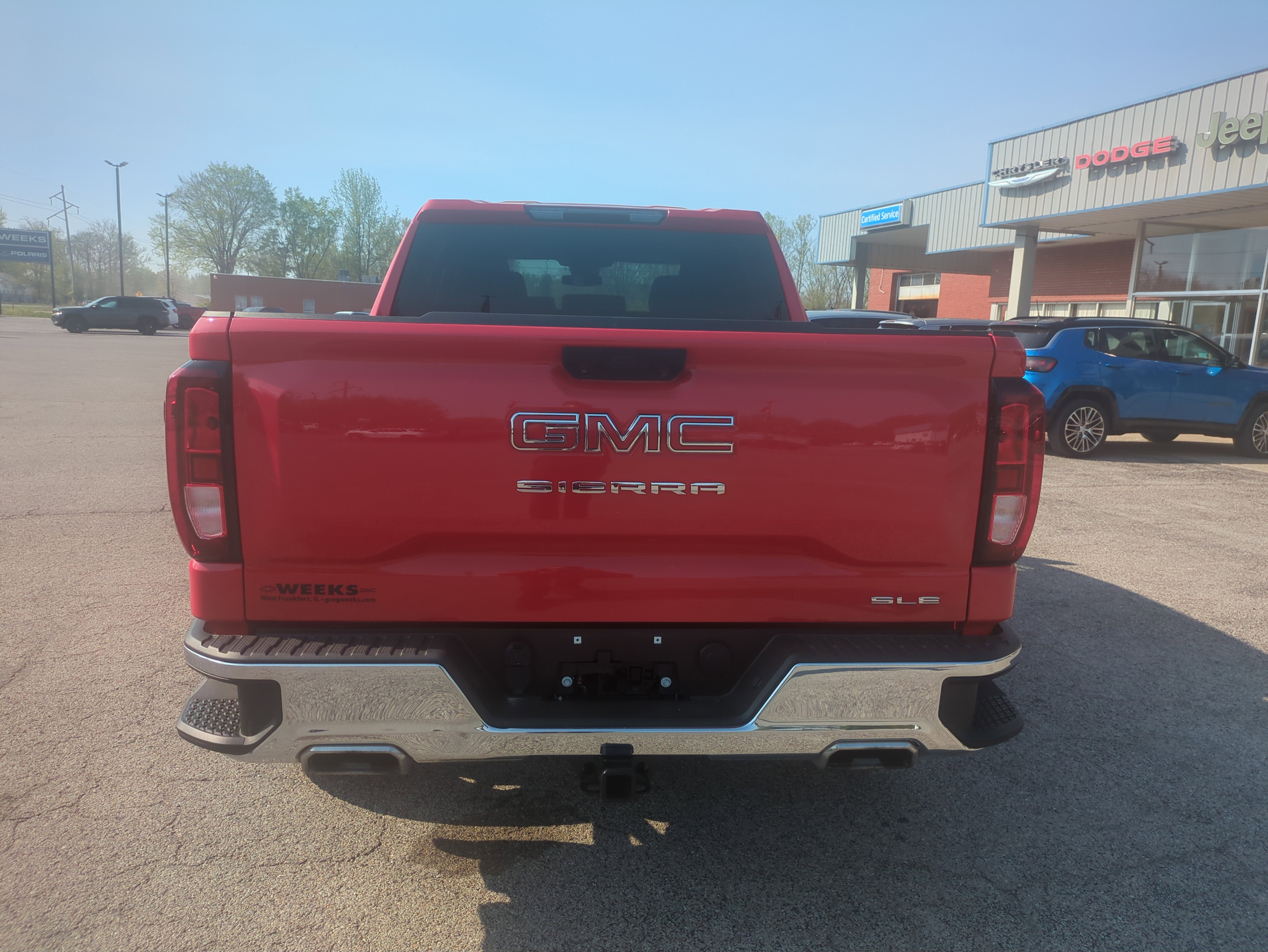 Used 2024 GMC Sierra 1500 SLE image 3