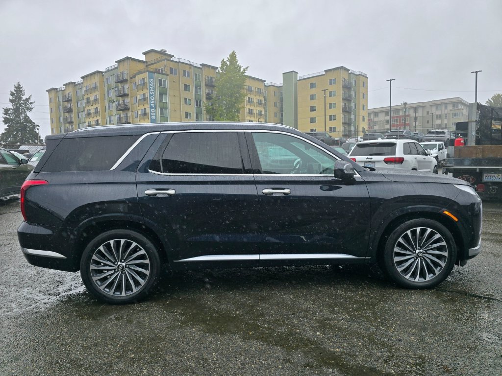 Used 2025 Hyundai Palisade Calligraphy AWD/4WD image 9