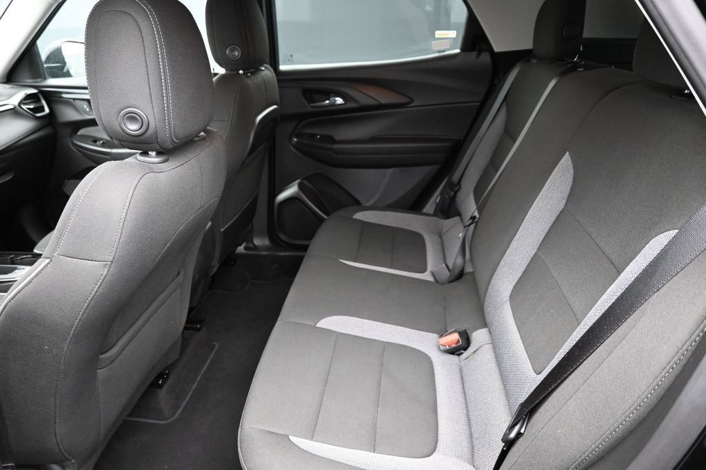 Used 2025 Chevrolet TrailBlazer LT FWD image 12