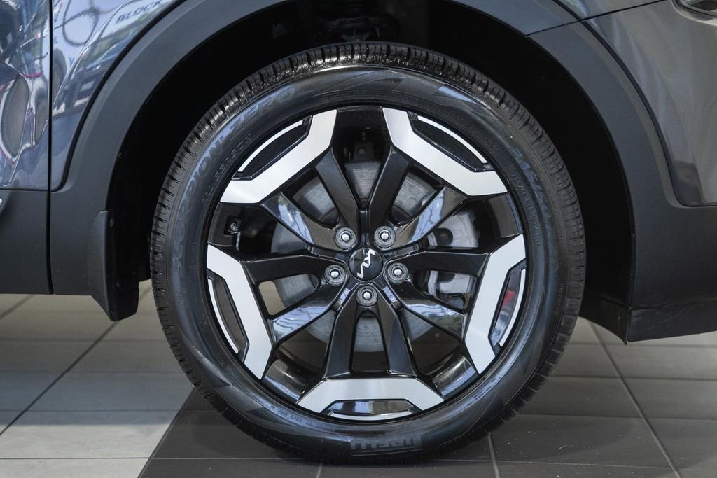 Used 2025 Kia Telluride EX w/ EX Captain's Chair Package AWD/4WD image 16