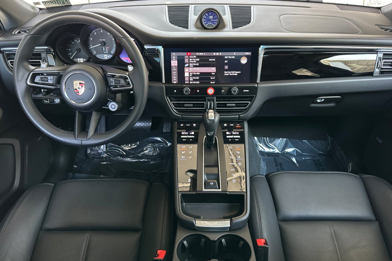 Used 2026 Porsche Macan AWD/4WD image 6