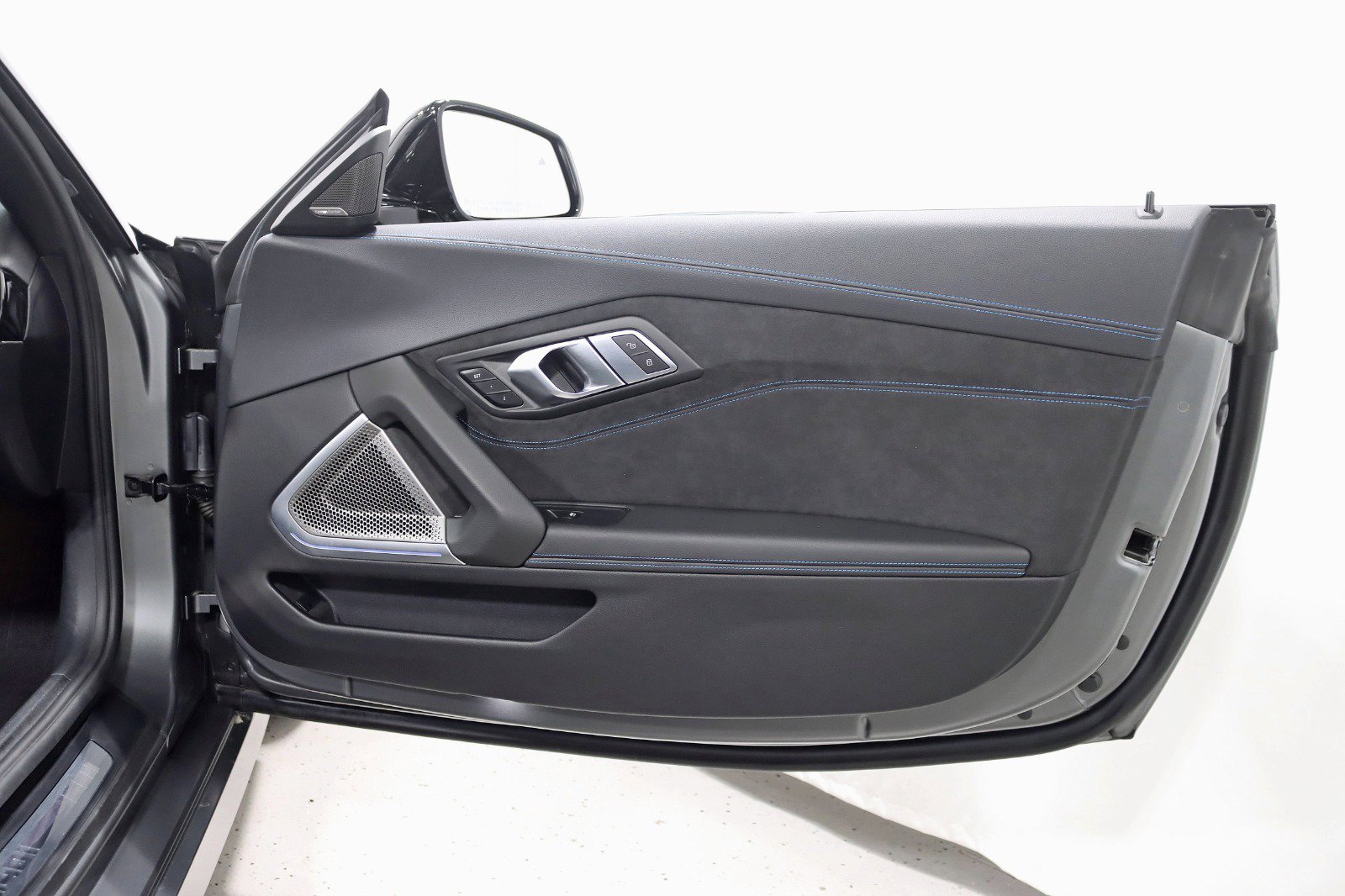 Used 2021 BMW Z4 M40i w/ Executive Package RWD image 35