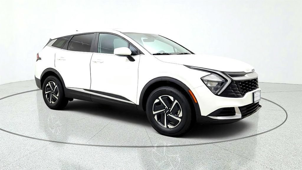 Used 2023 Kia Sportage LX AWD/4WD image 3