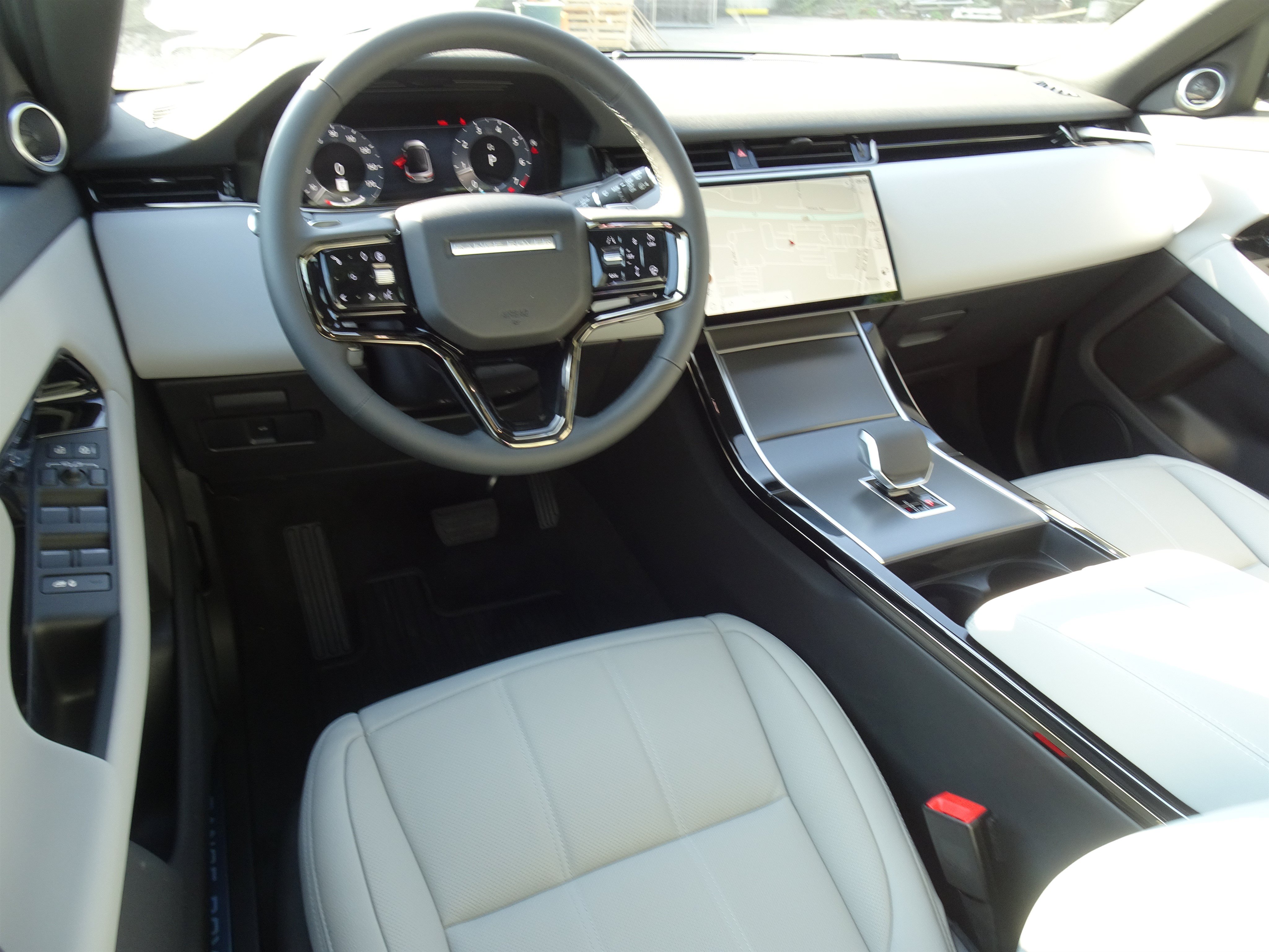 New 2026 Land Rover Range Rover Evoque S AWD/4WD image 18